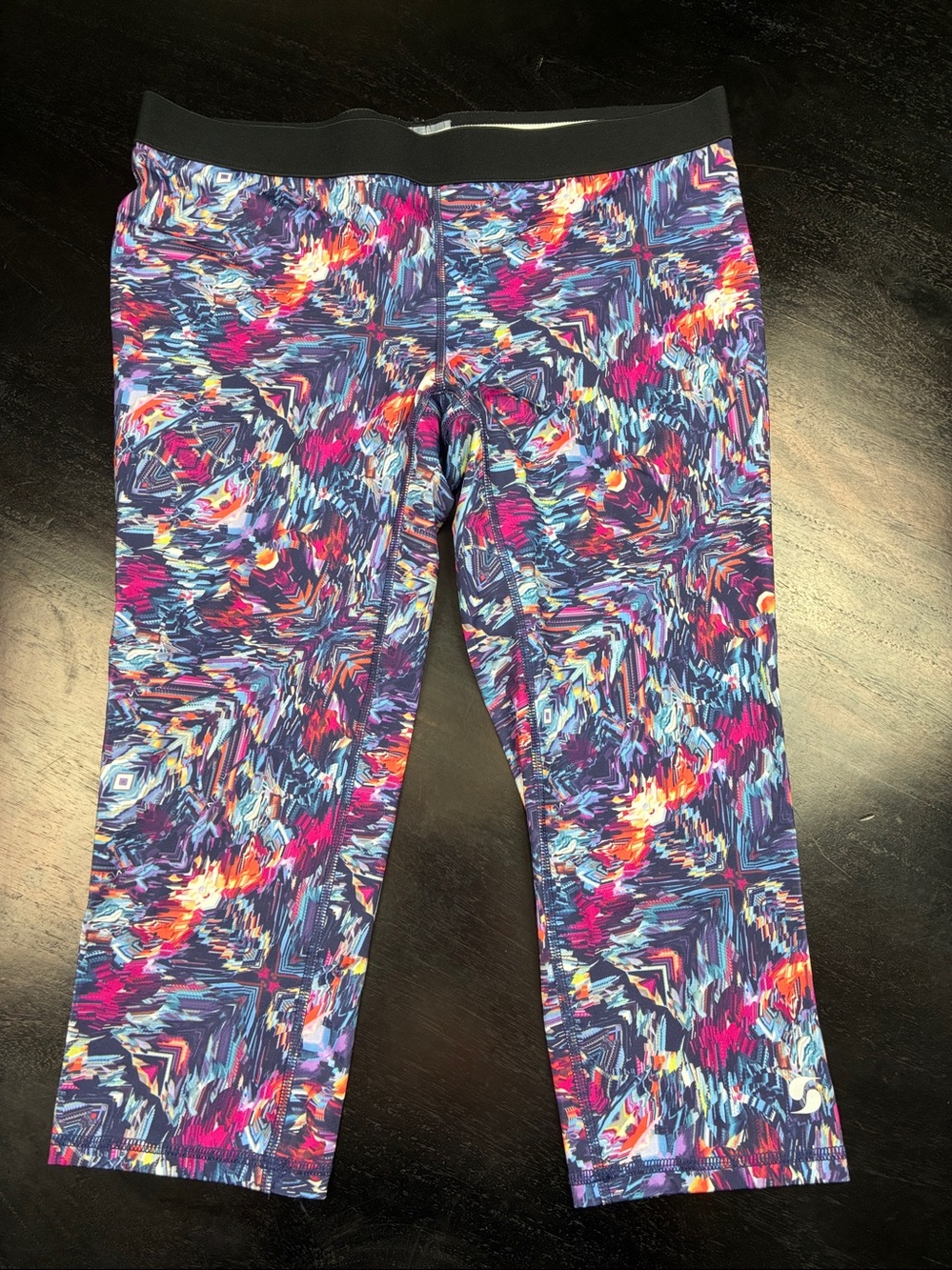 Vibrant Abstract Print Women's Capris